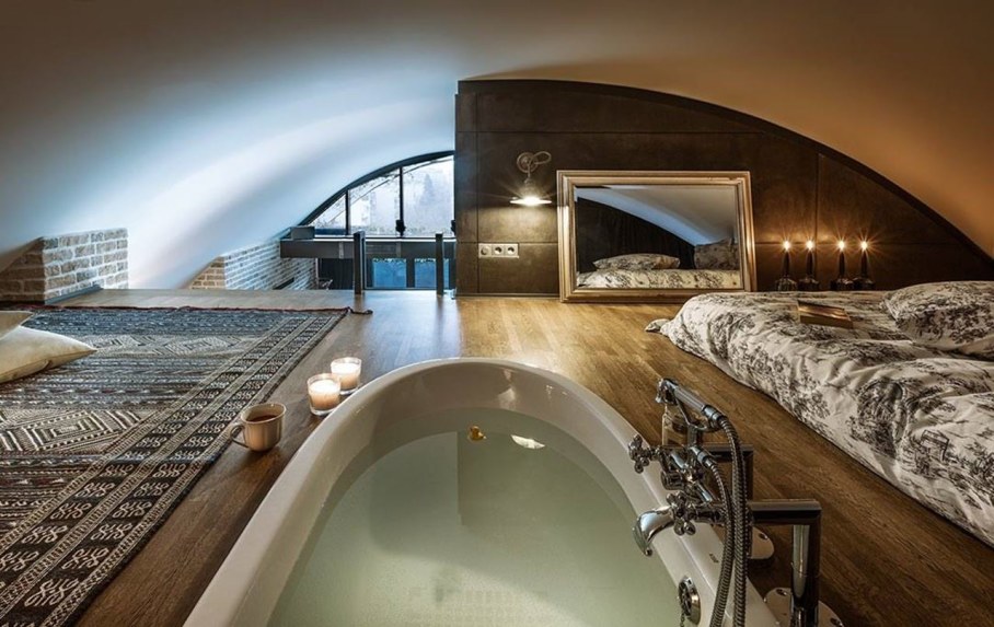 Attic Apartment - Bedroom and bathroom