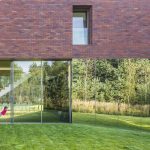 CantileveredLiving GardenHouseinPoland