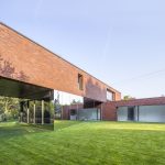 CantileveredLiving GardenHouseinPoland
