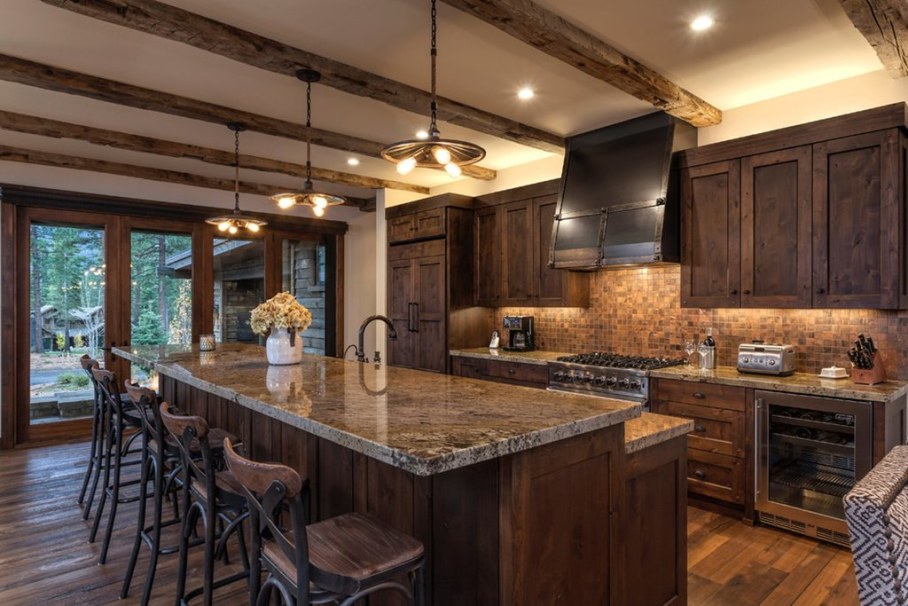 Country style kitchen island