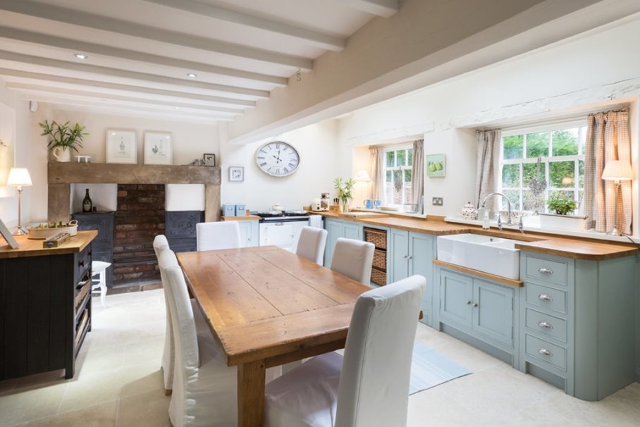Farmhouse Country-Styled Kitchen
