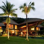 Leaf House: Brazilian Flower From Mareines + Patalano Arquitetura