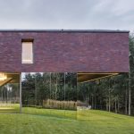 CantileveredLiving GardenHouseinPoland