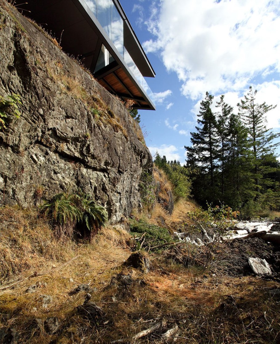 Tula House - built on the mountain