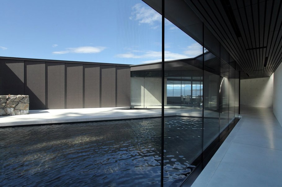 Tula House - view of the pool