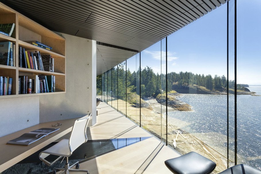 Tula House - workplace