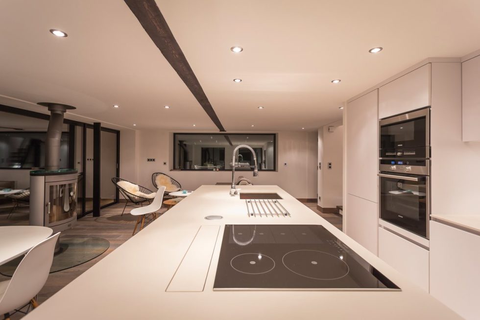 Beige kitchen lesign