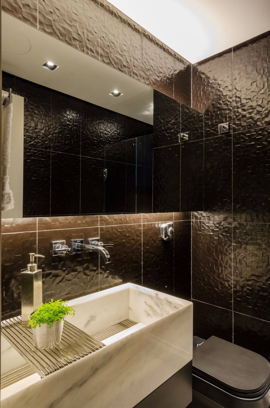 Apartment for a young couple in Brazil - Bathroom
