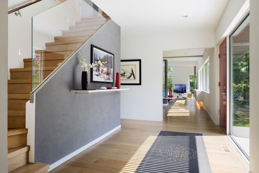 Colonial house from Fougeron Architecture studio - Staircase