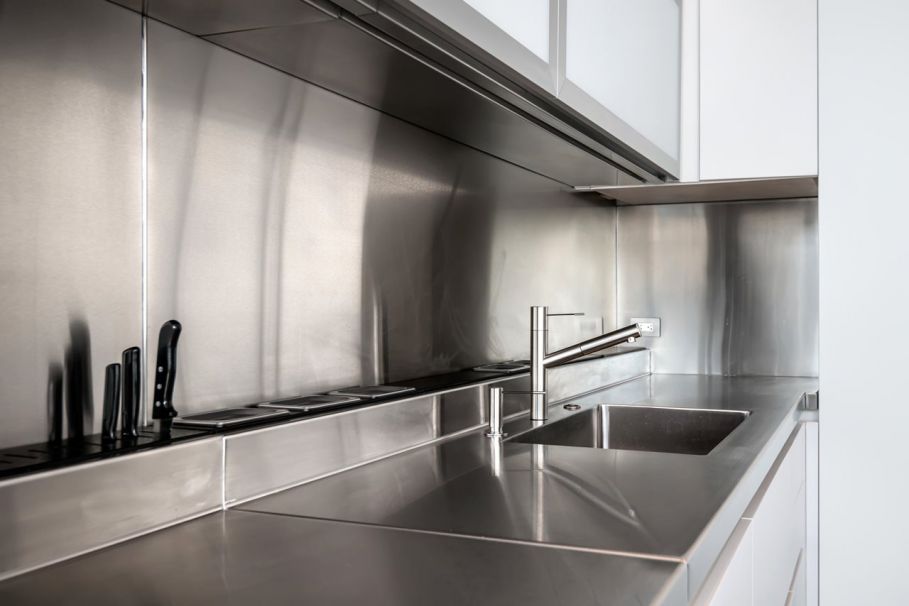 Penthouse Hi-Rise with panoramic view of Chicago - Kitchen design ideas
