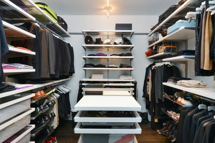 Penthouse Hi-Rise with panoramic view of Chicago - wardrobe