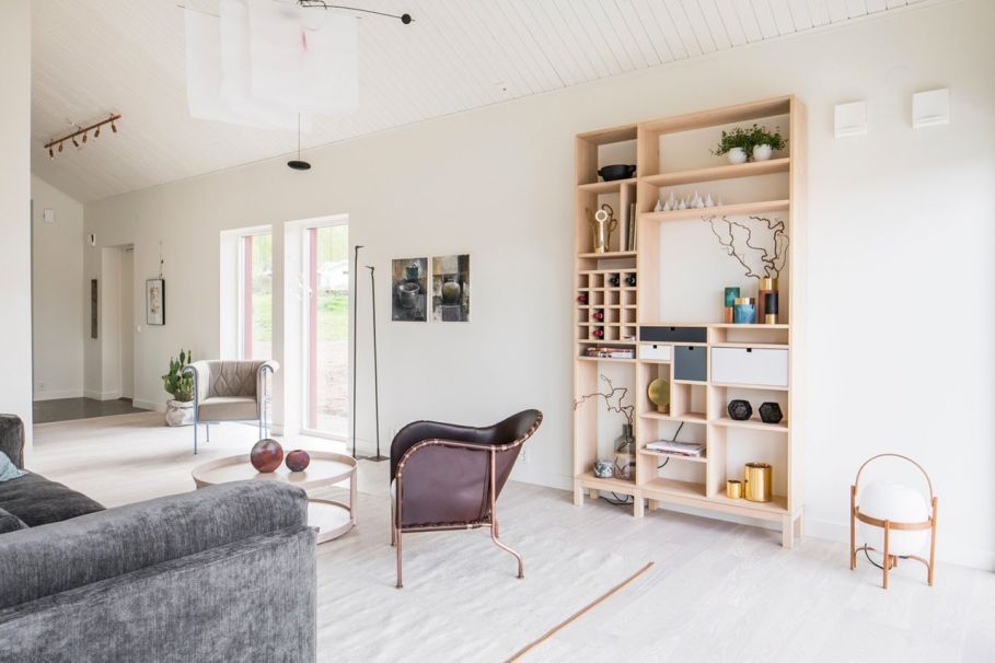 Red House in Swedish style by Thomas Sandell - Living room