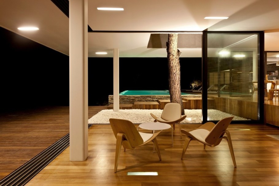 The shining Plane House residence on the Greek island - Place to relax