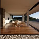 The shining “Plane House” residence on the Greek island
