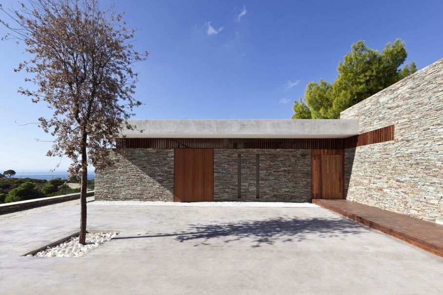 The shining Plane House residence on the Greek island - patio 2