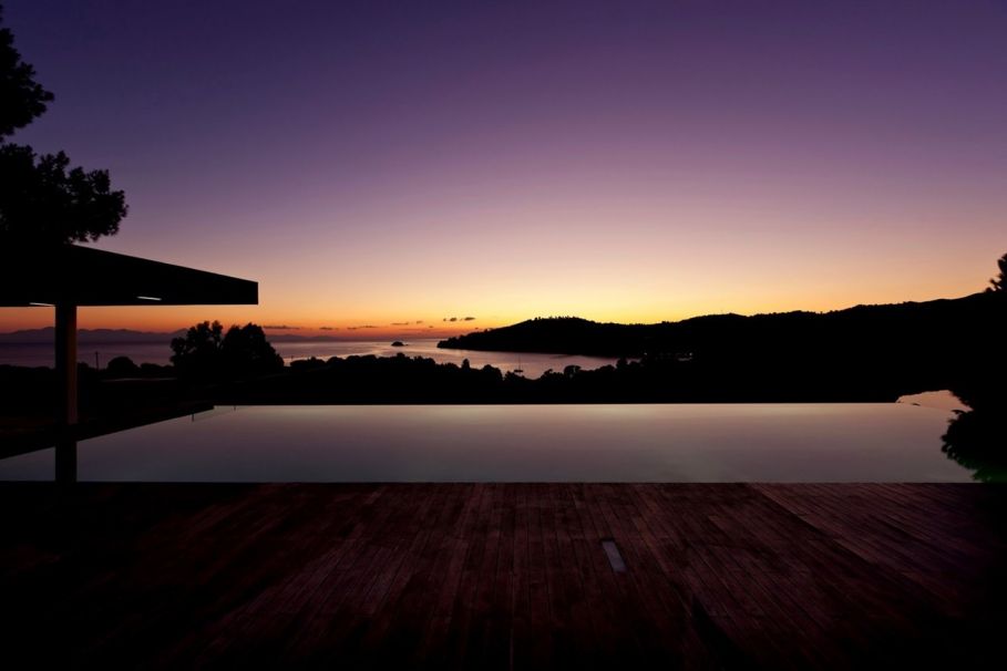 The shining Plane House residence on the Greek island - swimming pool 6