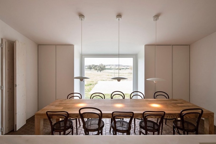 Casa No Tempo private house - dining table