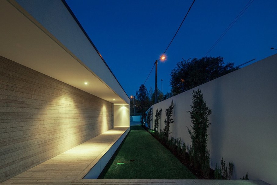 Cozy House For A Family With Children In Portugal - Courtyard  4