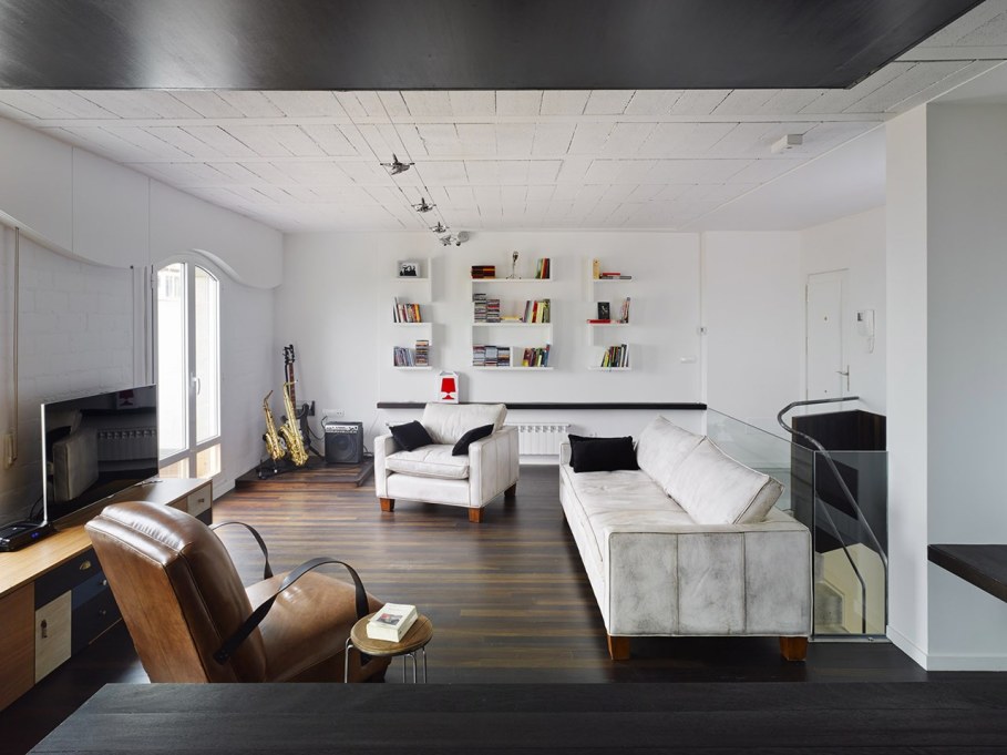 Duplex apartment by Ameneiros Rey HH Arquitectos in Spain 1