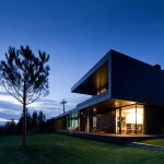Mansion by Pitagoras Arquitectos in Portugal