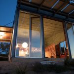 Rest House Mod Cott On The Lake`s Bank in Texas From Mell Lawrence Architects