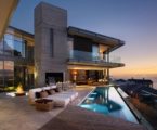 TheCliftonAresidenceontheoceanshorebytheSAOTAstudio