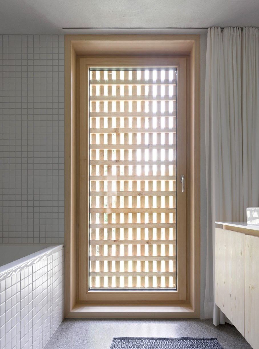 Wooden house by Innauer-Matt Architekten in Austria 11