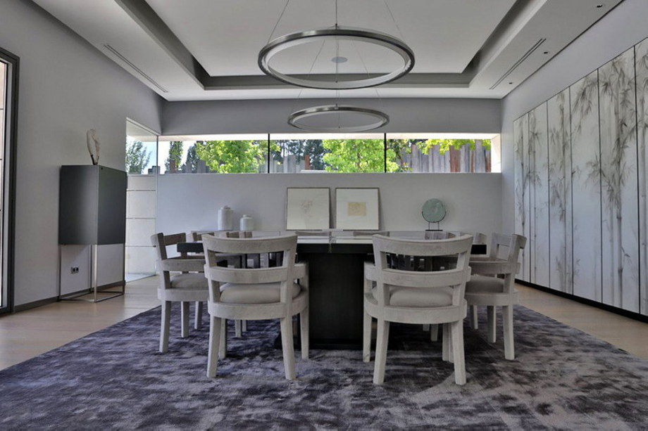 The modern five bedroom house in Madrid 7