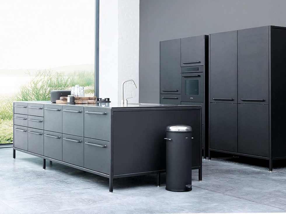 The practical kitchen of stainless steel from Vipp 3