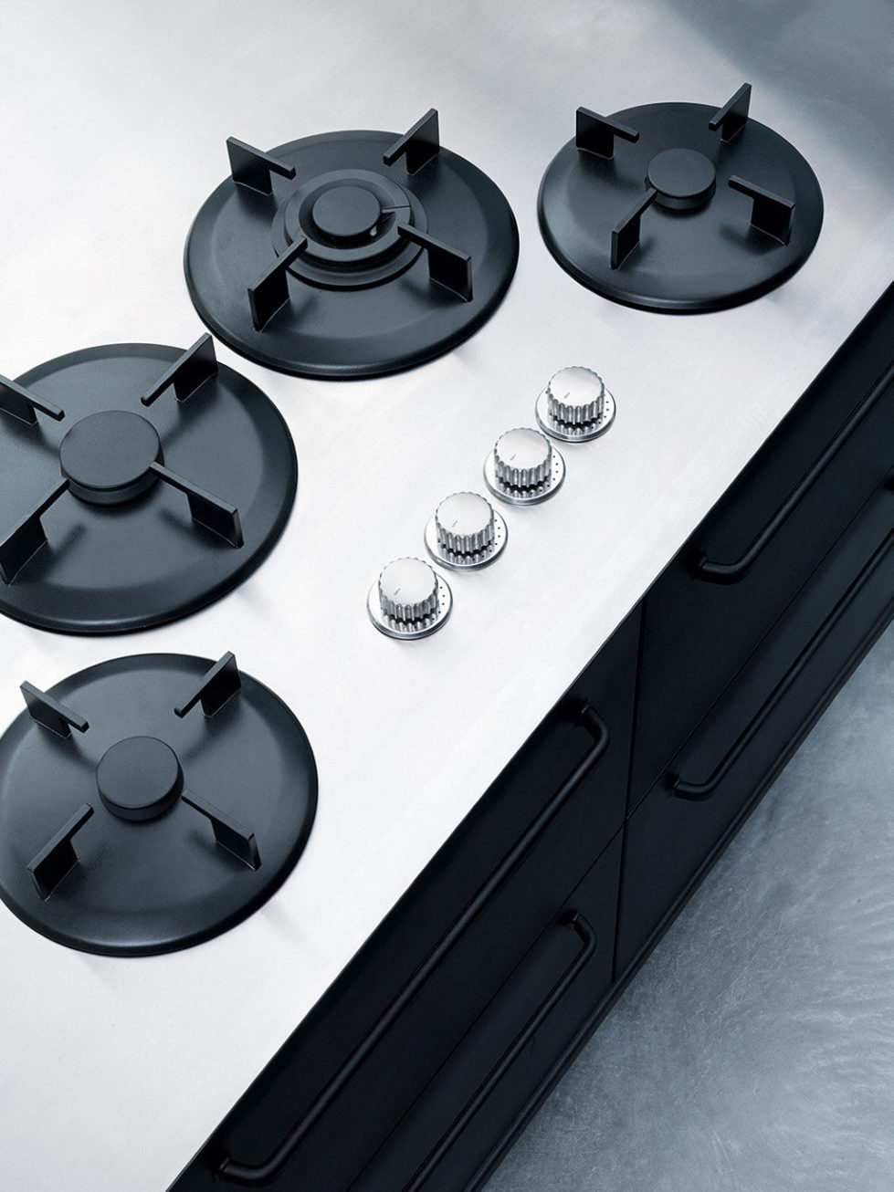 The practical kitchen of stainless steel from Vipp 5