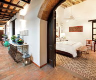 Casas del XVI: Hotel In Early American Style