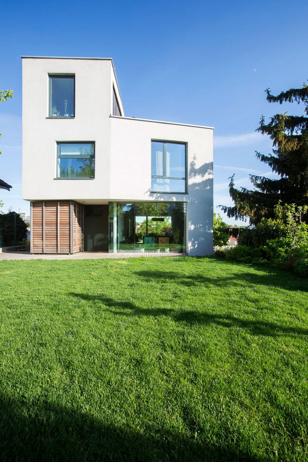 Modern Design Of Double View House in Bratislava, Slovakia 4