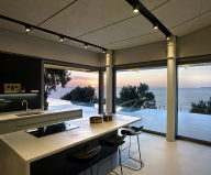 LuxuriousResidencyUponTheProjectOfZ levelArchitectureOnTheShoreOfAegeanSea