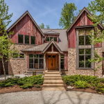 ThecharmingvillagehouseinIndianapolis,Indiana,USAisdisplayedforsalefor$.million