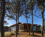 The house on the shore of the Atlantic Ocean by the Hammer Architects