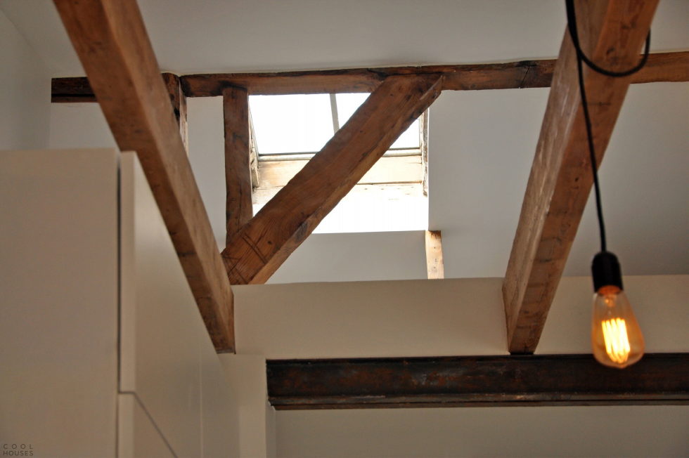 Modern Apartment Instead Of Attic Premises In Paris From Atelier DCCP Architectes 20
