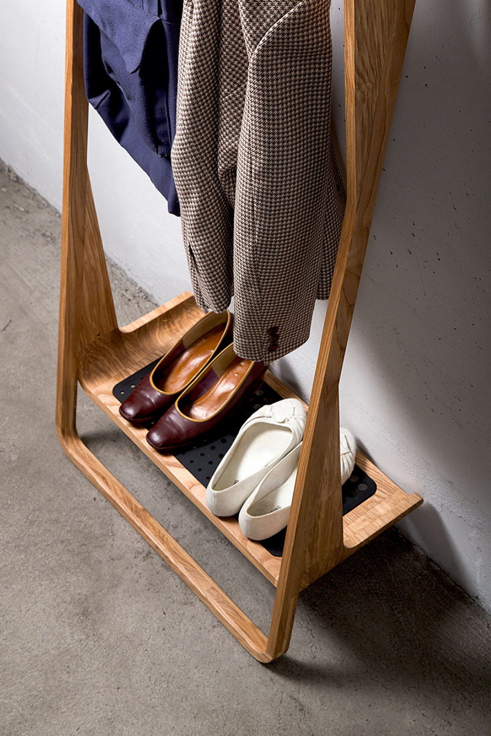 The organizer Leaning Loop for clothes, shoes and small things 12