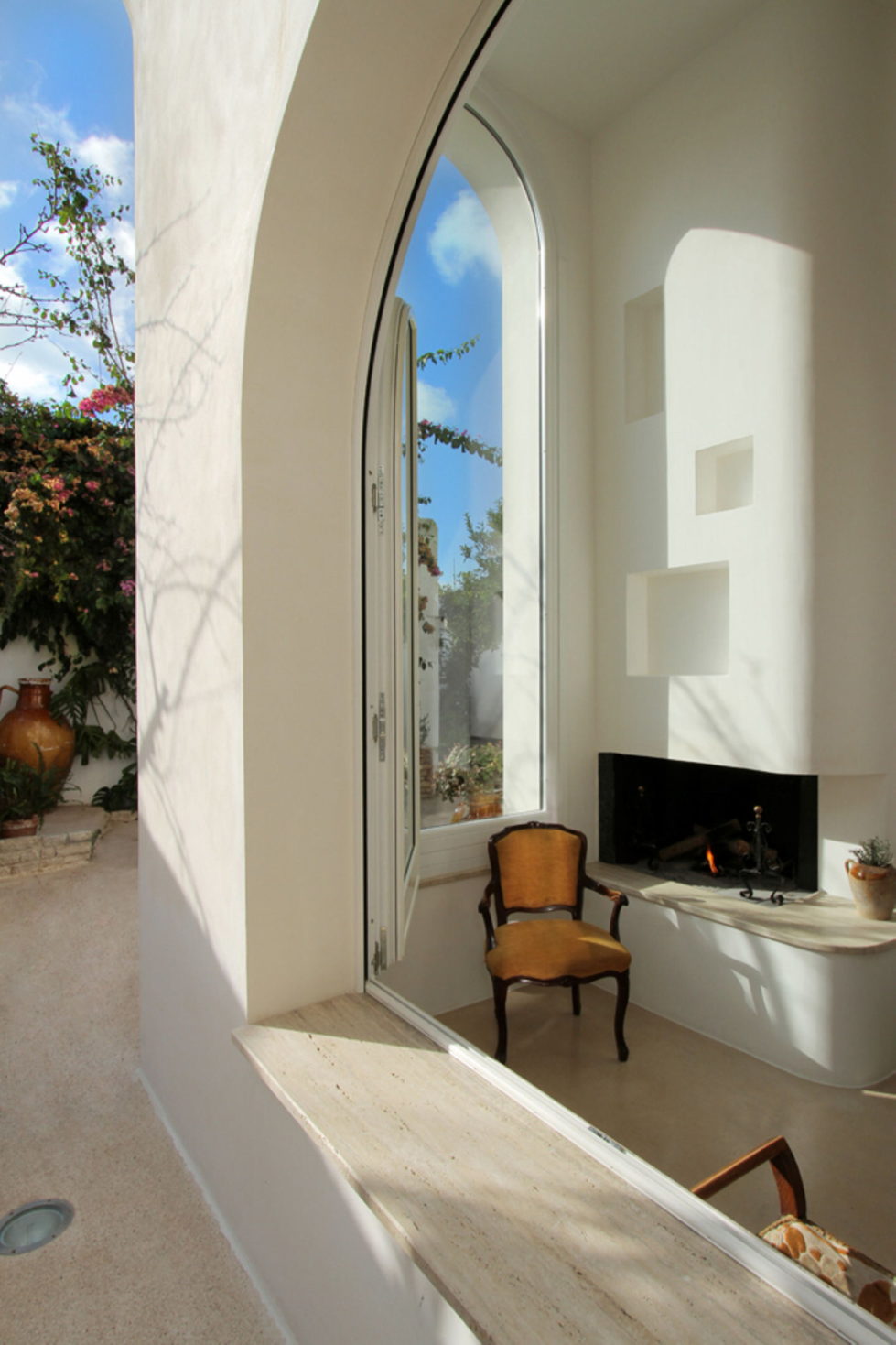 Italian House With A Fabulous Back-Yard Garden 3