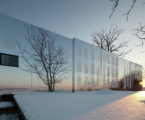 Casa Invisible The Mirror House From Delugan Meissl Associated Architects 1