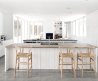 The wooden house in the Canadian woods 16