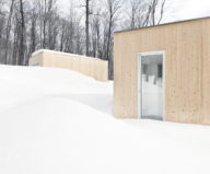 The wooden house in the Canadian woods 6