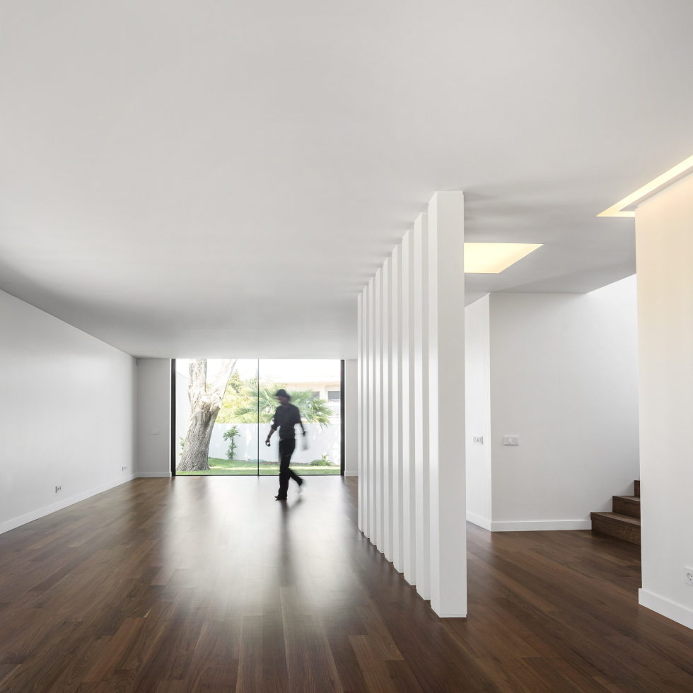 Oeiras House in Portugal from Joao Tiago Aguiar studio 27
