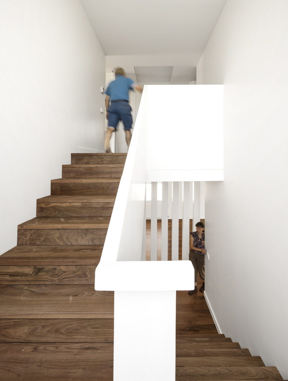 Oeiras House in Portugal from Joao Tiago Aguiar studio 28