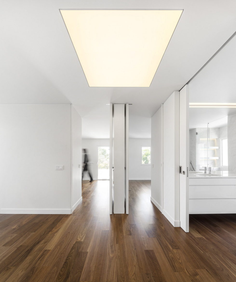 Oeiras House in Portugal from Joao Tiago Aguiar studio 30