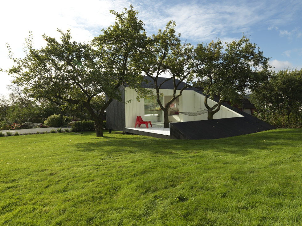 slice-the-tiny-rest-house-in-norway-7