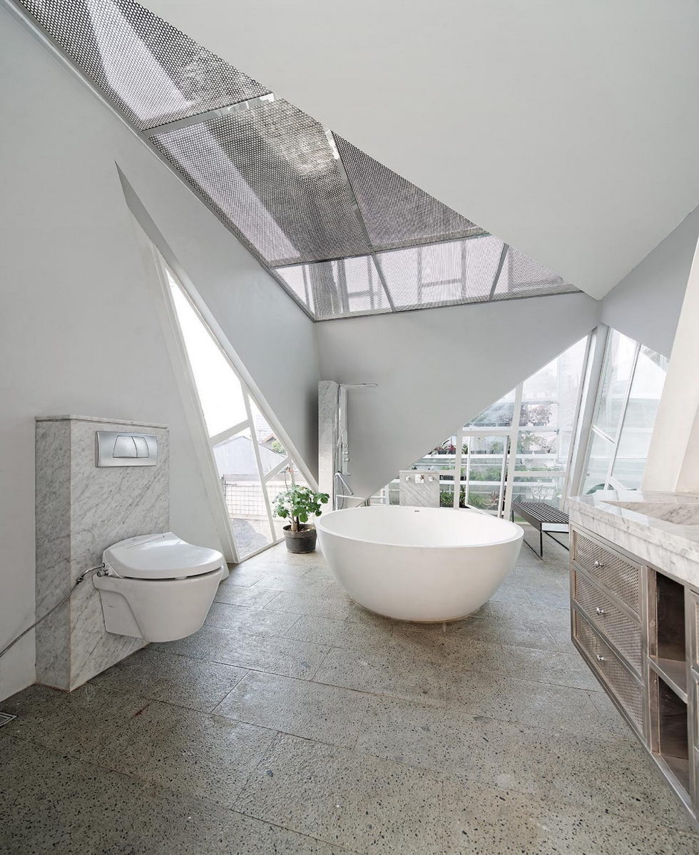 Unusual House In Jakarta 12