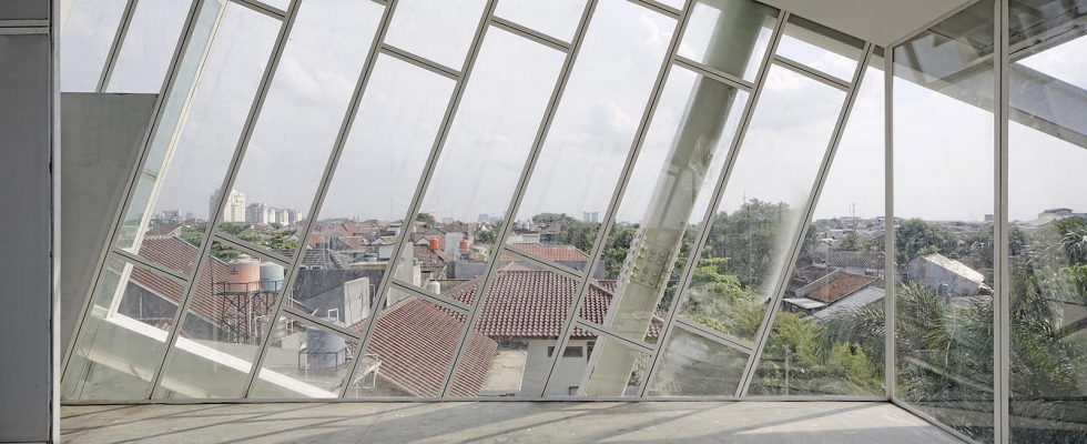 Unusual House In Jakarta 7