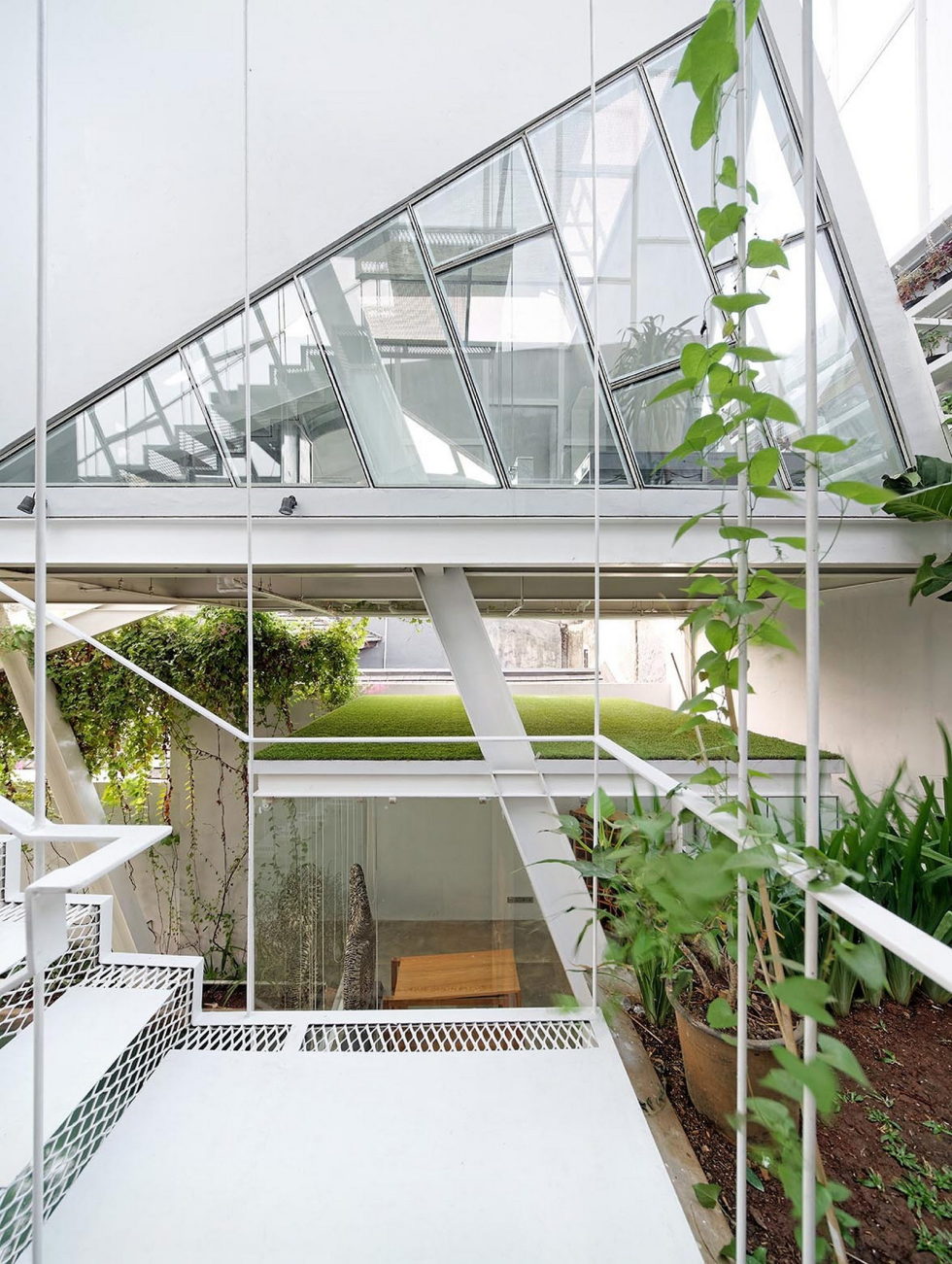 Unusual House In Jakarta 8