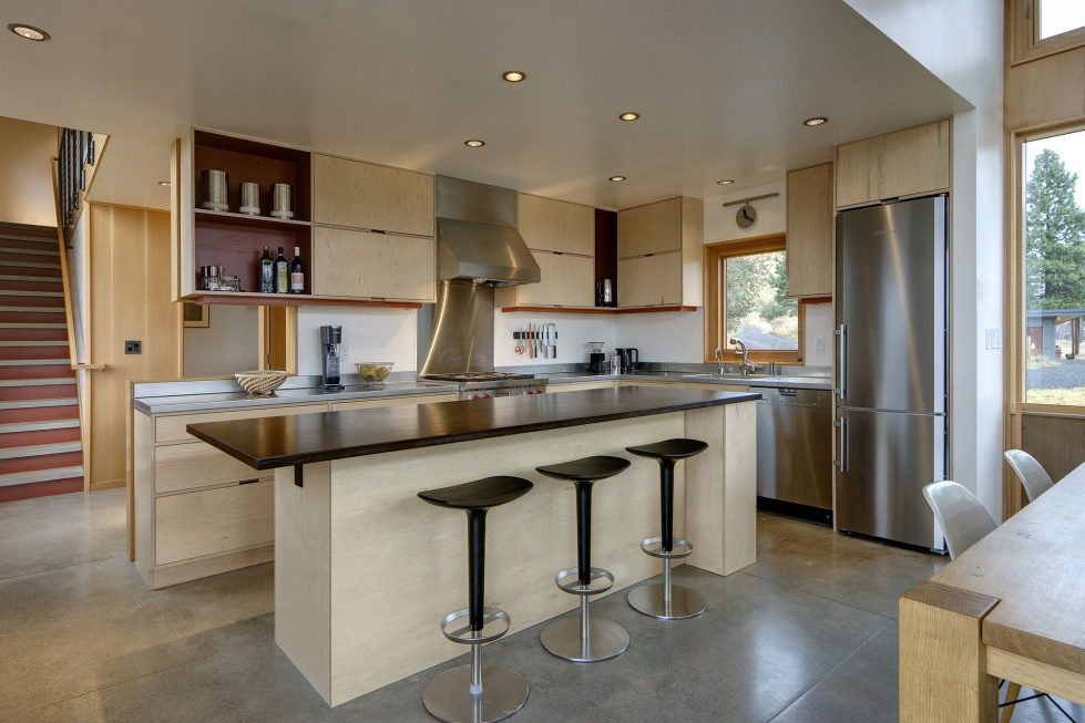nahahum-the-cozy-house-aslope-the-hill-in-the-usa-14