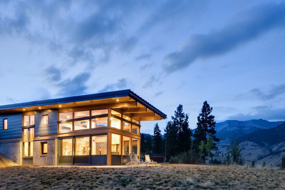nahahum-the-cozy-house-aslope-the-hill-in-the-usa-19